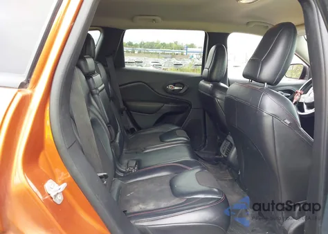 2016 Jeep Cherokee Trailhawk z USA, uszkodzony, nr VIN 1C4PJMBS6GW131829